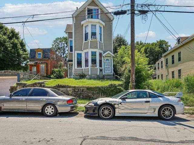 House for sale in Roselawn, Ohio