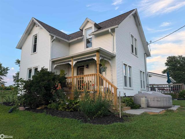 House for sale in Cedar, Iowa