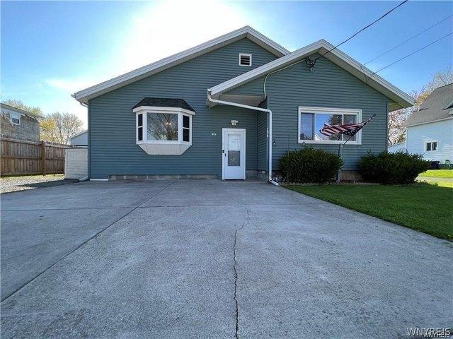 House for sale in Niagara, New York