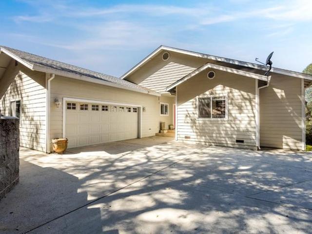 House for sale in Penn Valley, California