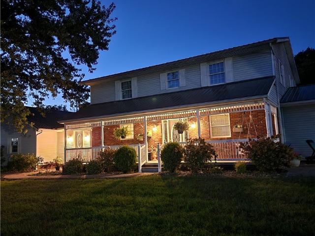 House for sale in Winterset, Lore City