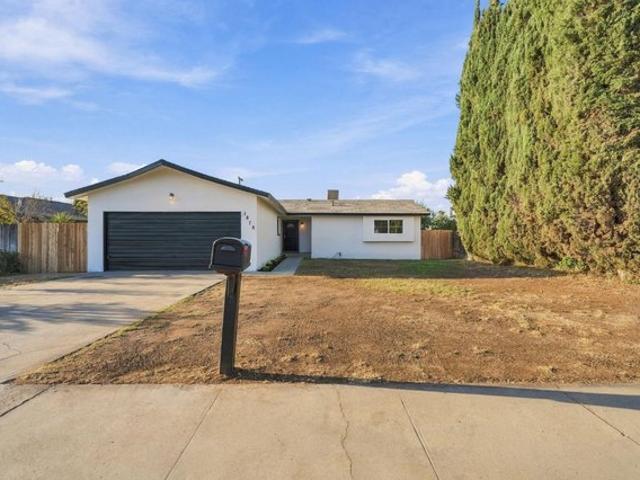 House for sale in Dinuba, Tulare County