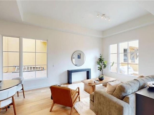 Condo for sale in Pasadena, California