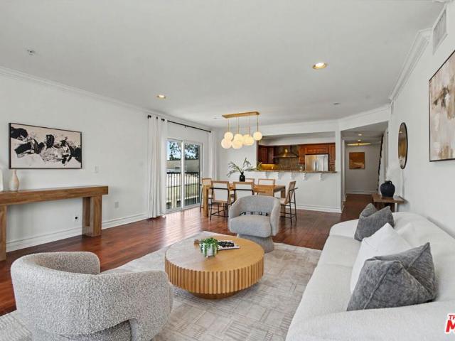 Condo for sale in Canoga Park, California