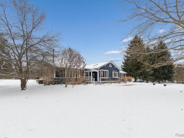 House for sale in Hamburg, Michigan
