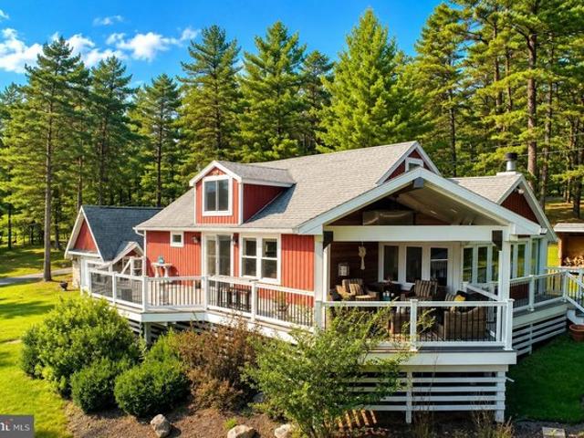 House for sale in Garrett, Maryland