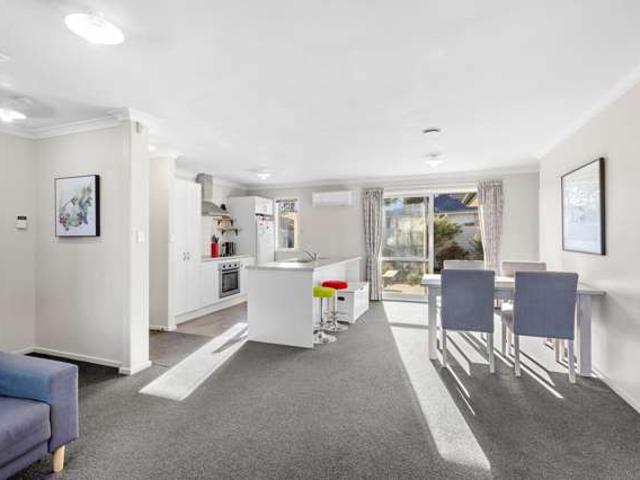 House for sale in Chaslands, Canterbury