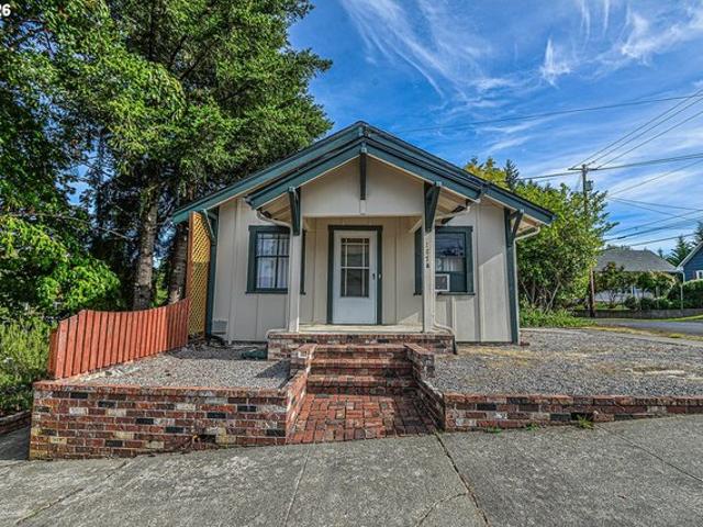House for sale in Clatskanie, Columbia County