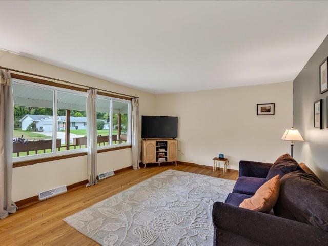 House for sale in Oregon, Dane County