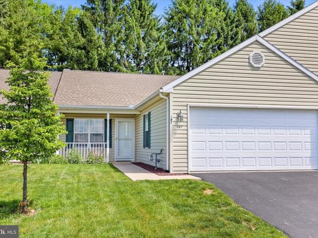 Townhouse for sale in Red Lion, Pennsylvania