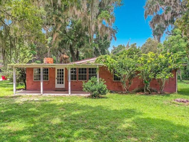 House for sale in Lake Panasoffkee, Florida