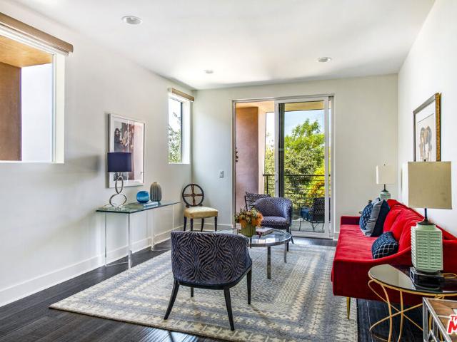 Townhouse for sale in Los Angeles