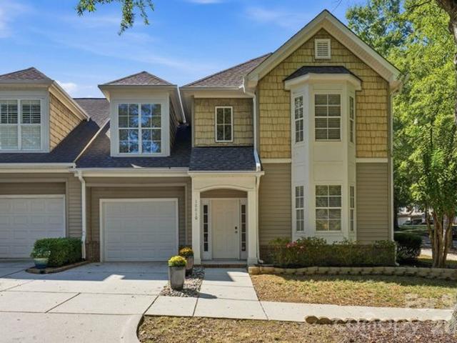 Townhouse for sale in Cornelius, Mecklenburg County