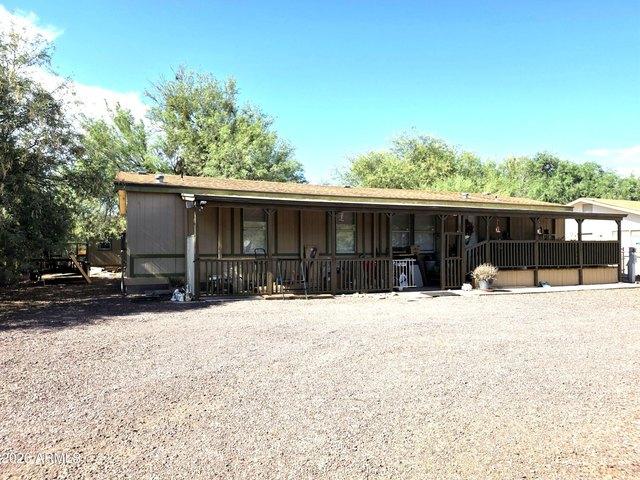 House for sale in Black Canyon City, Arizona