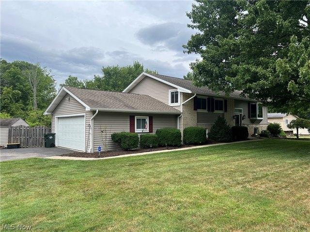 House for sale in Hinckley, Ohio