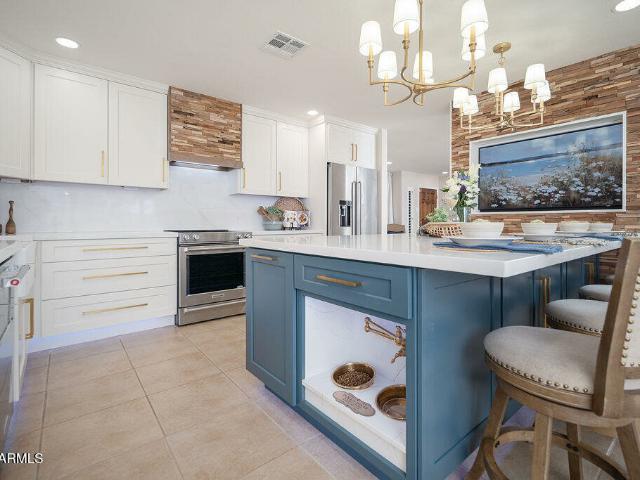 House for sale in Peoria, Westbrook Village