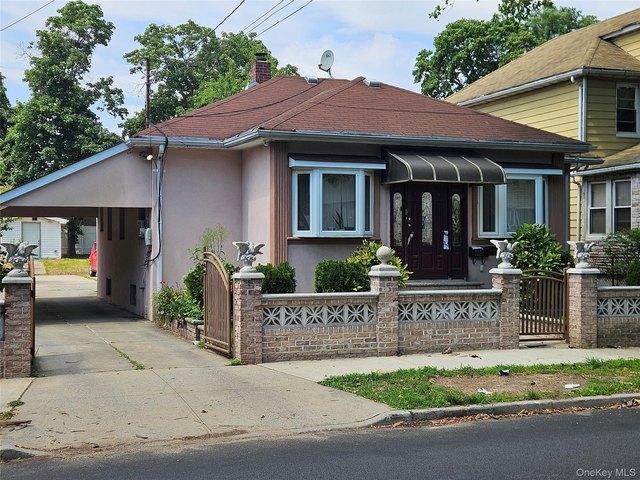 House for sale in Queens, Arverne
