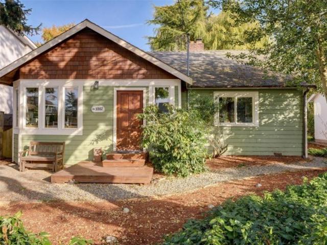 House for sale in Shelbourne, Saanich