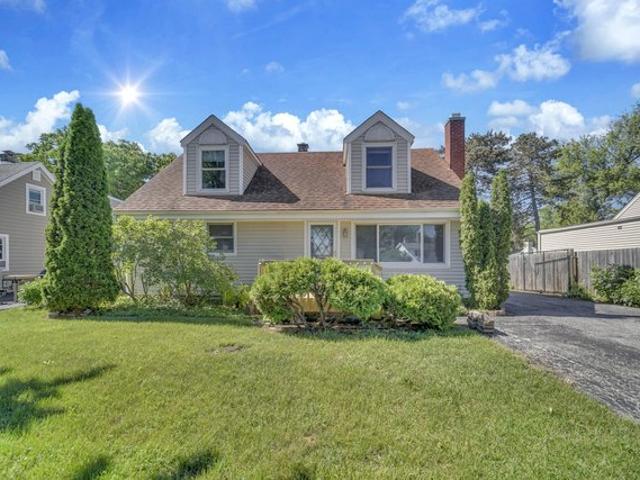 House for sale in Grayslake, Illinois