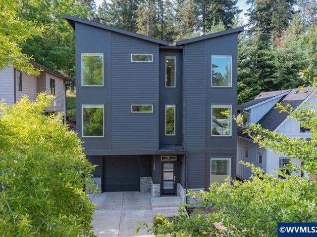 House for sale in Oregonia