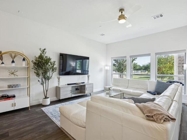 Townhouse for sale in Farmers Branch, Texas