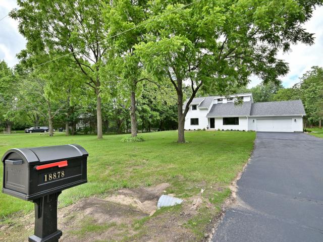 House for sale in Mchenry, Illinois