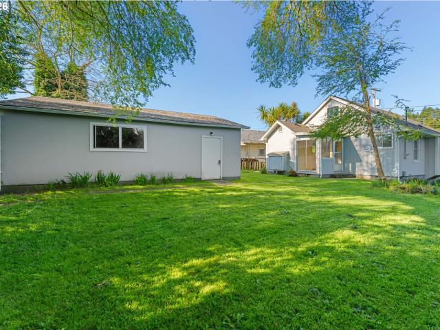 House for sale in North Bend, Coos County