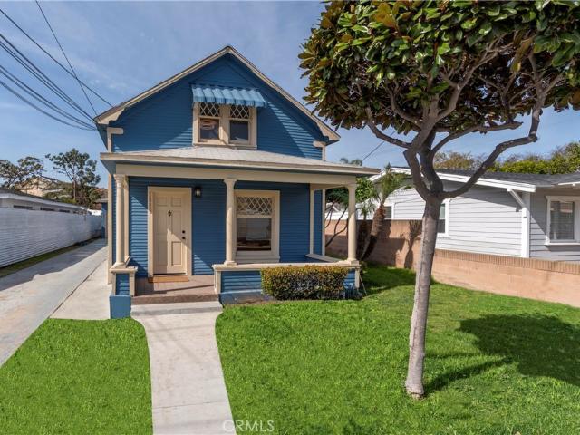 Townhouse for sale in Signal Hill, California