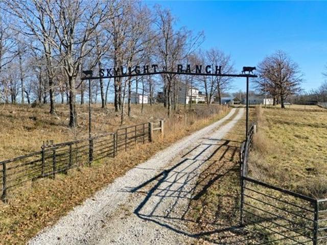 Farm for sale in Ark
