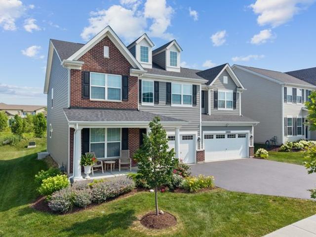 House for sale in South Elgin, Illinois