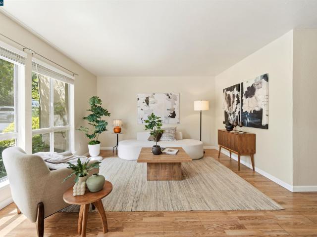 Townhouse for sale in Pinole, California