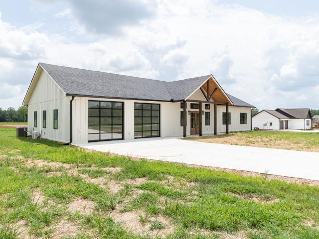 House for sale in Loretto