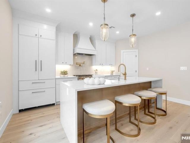 Townhouse for sale in Woodcliff Lake, New Jersey