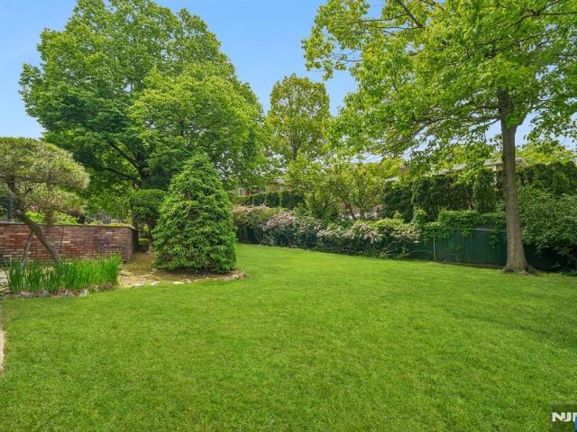 House for sale in Englewood Cliffs, New Jersey