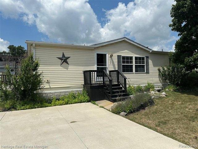 House for sale in Fenton, Michigan