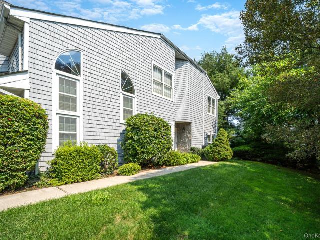 Condo for sale in Lakebridge Club, Town of Smithtown