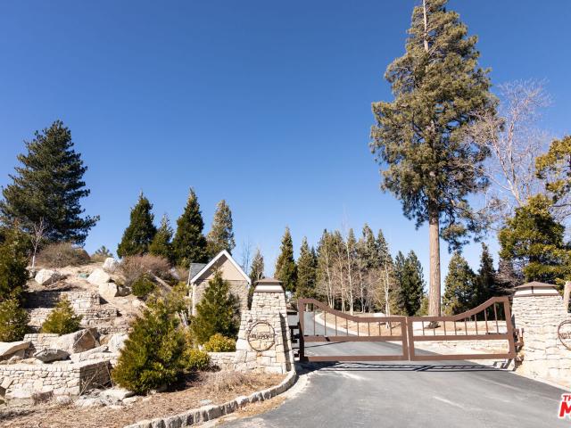 Land for sale in Cedar Glen, California
