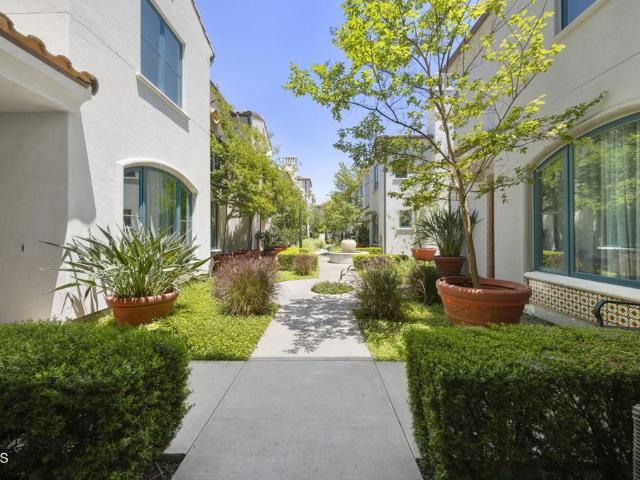 Townhouse for sale in Pasadena