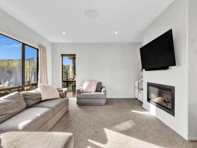 House for sale in Chaslands, Canterbury