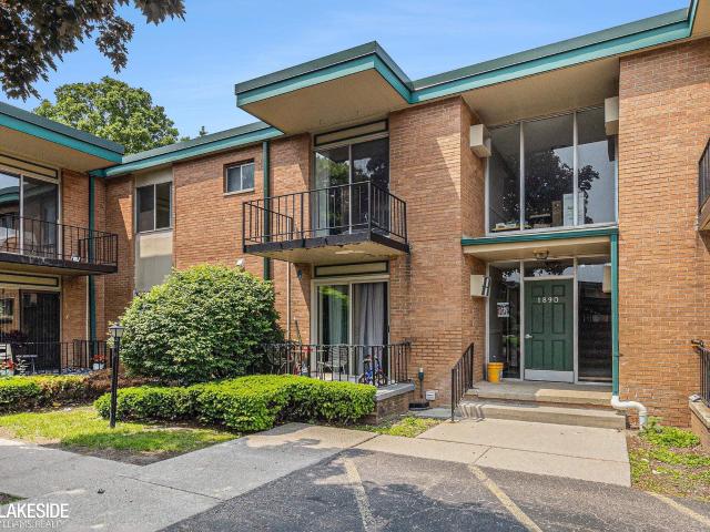 Condo for sale in Troy