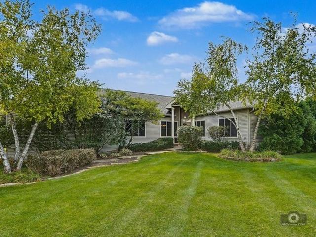 House for sale in Mchenry, Illinois