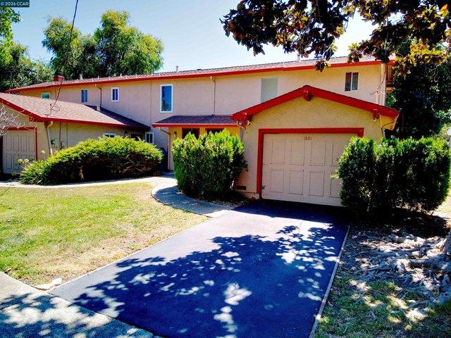 Townhouse for sale in Concord, California