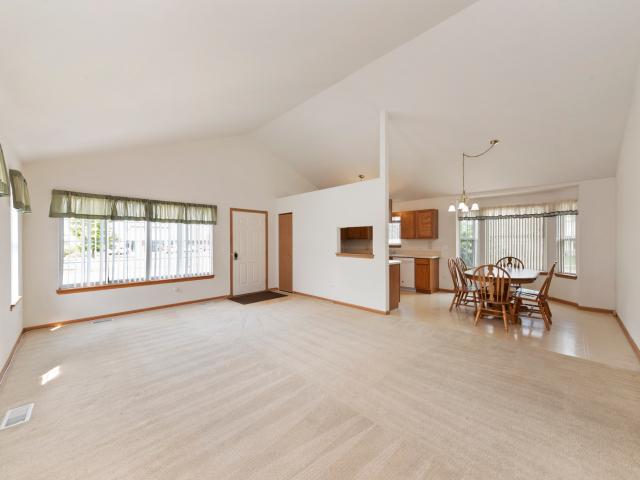 Townhouse for sale in Crest Hill