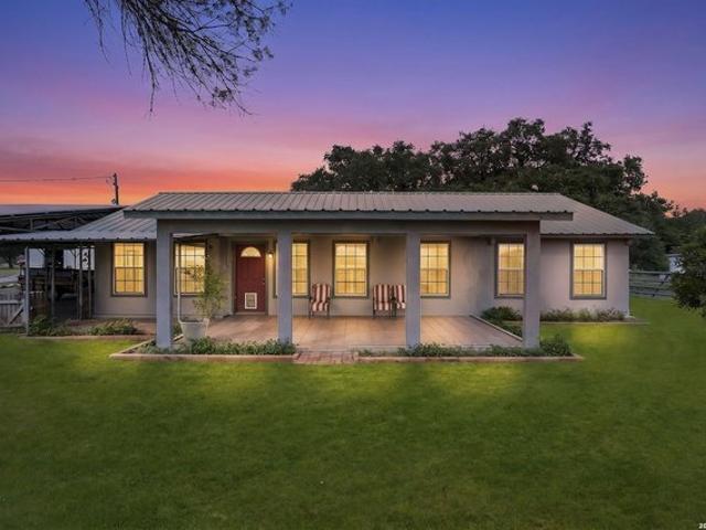 House for sale in Utopia, Texas
