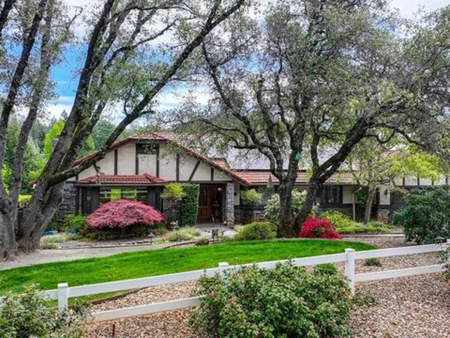 House for sale in Applegate, California