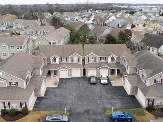 Condo for sale in Delaware