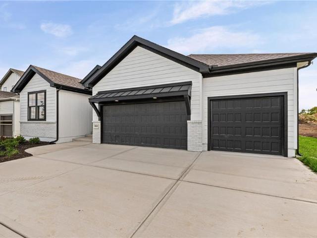 House for sale in Spring Hill, Johnson County