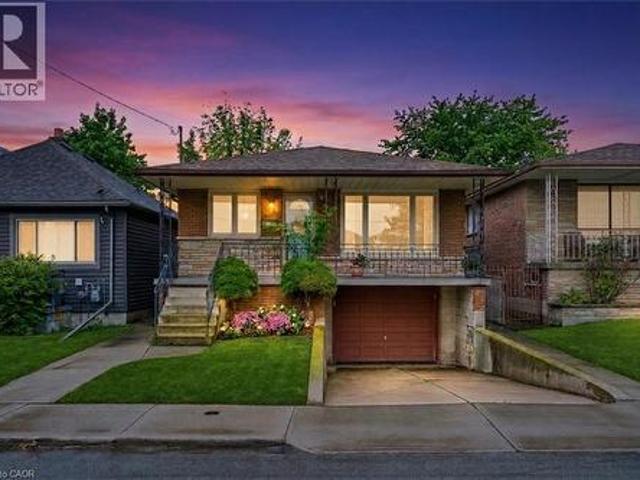 House for sale in Ancaster, Ontario