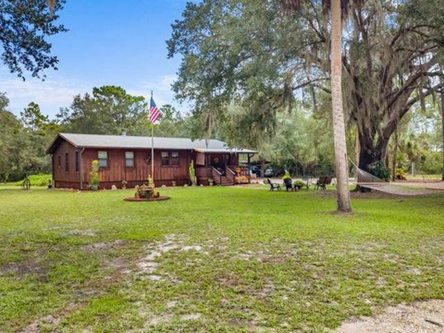 House for sale in Inglis, Florida