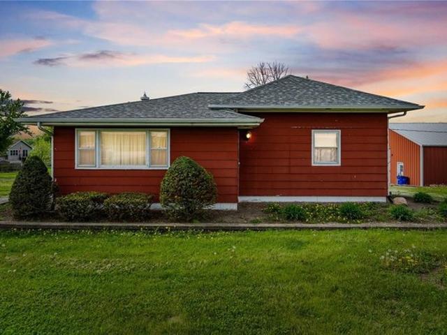 House for sale in Linn, Iowa